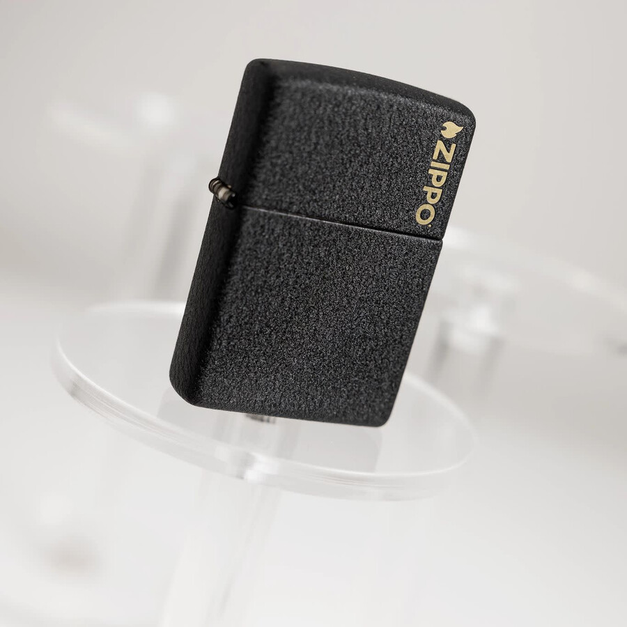 klassisches schwarzes crackle zippo-logo