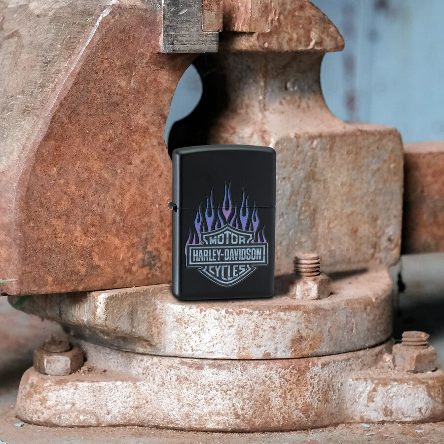 harley-davidson design mit lila flammen
