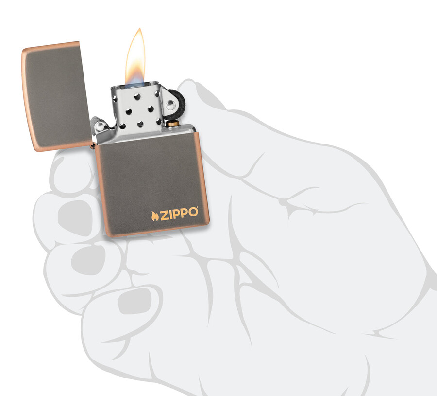 rustikales zippo-logo aus bronze
