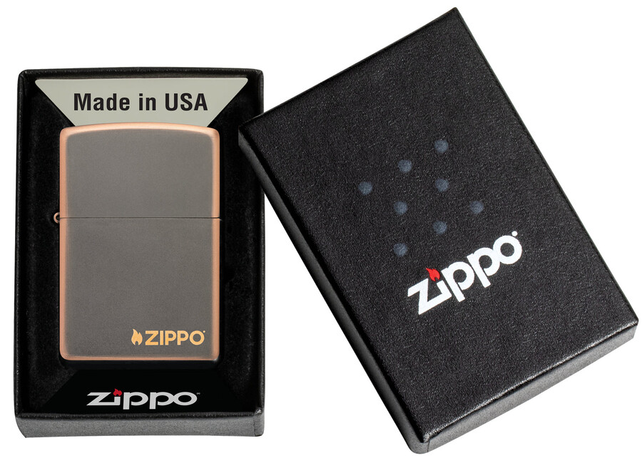 rustikales zippo-logo aus bronze