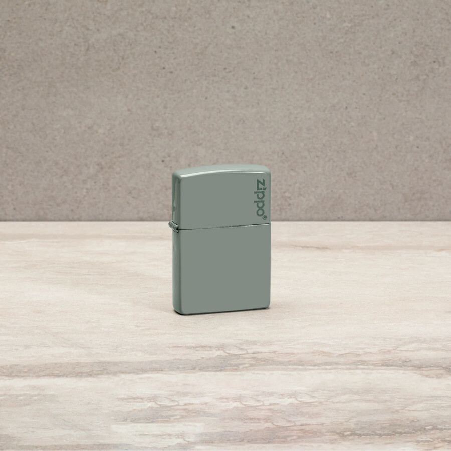 klassisches zippo-logo in salbei